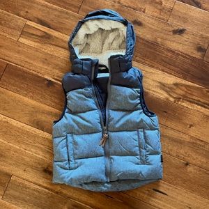 H&M puffer vest with Sherpa hood size 5-6y